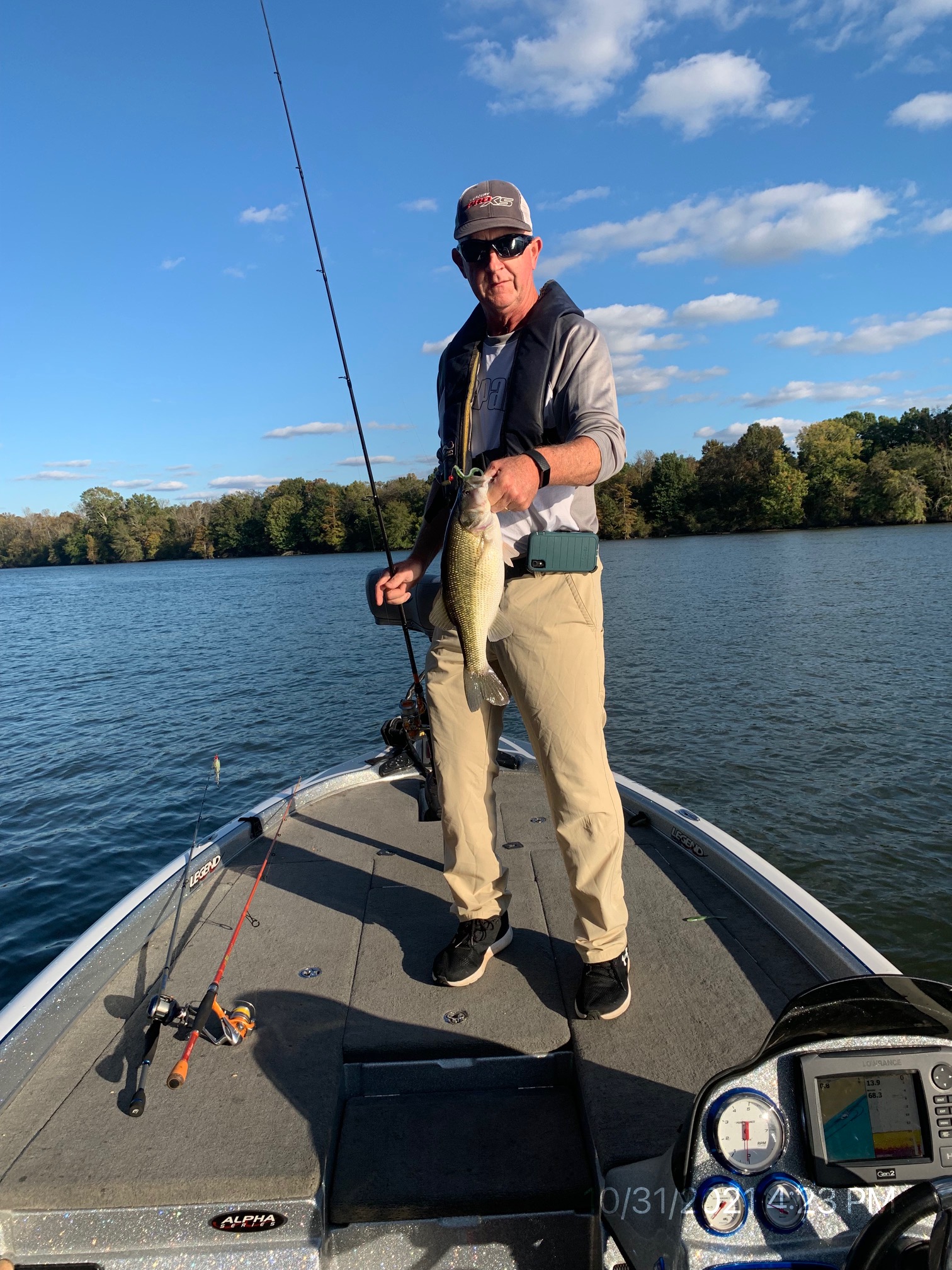 Pickwick Lake Fishing Report for Smallmouth Bass(Nov 1, 2021) Omnia